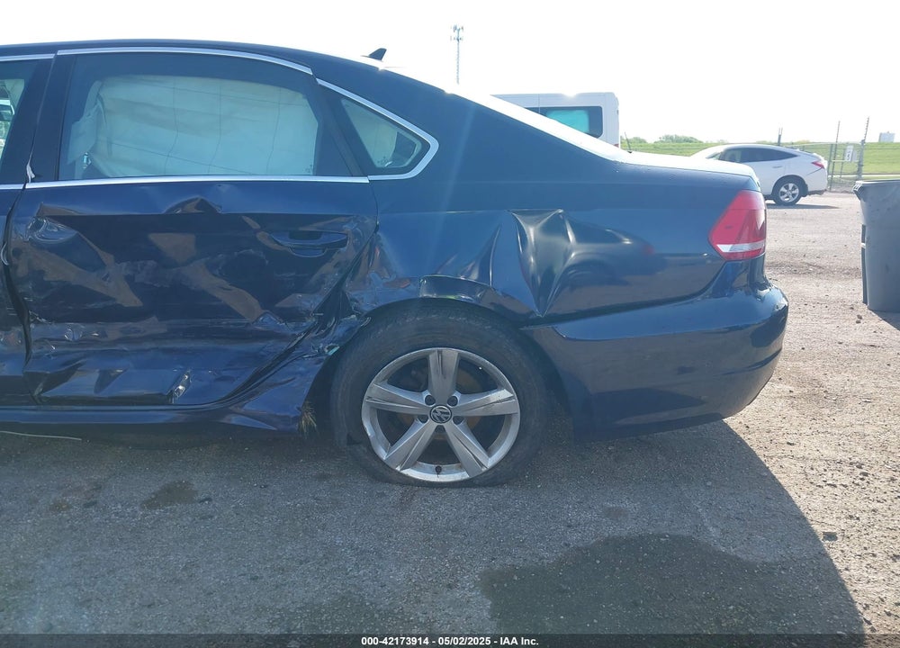 2012 VOLKSWAGEN PASSAT VIN: 1VWBH7A3XCC043019