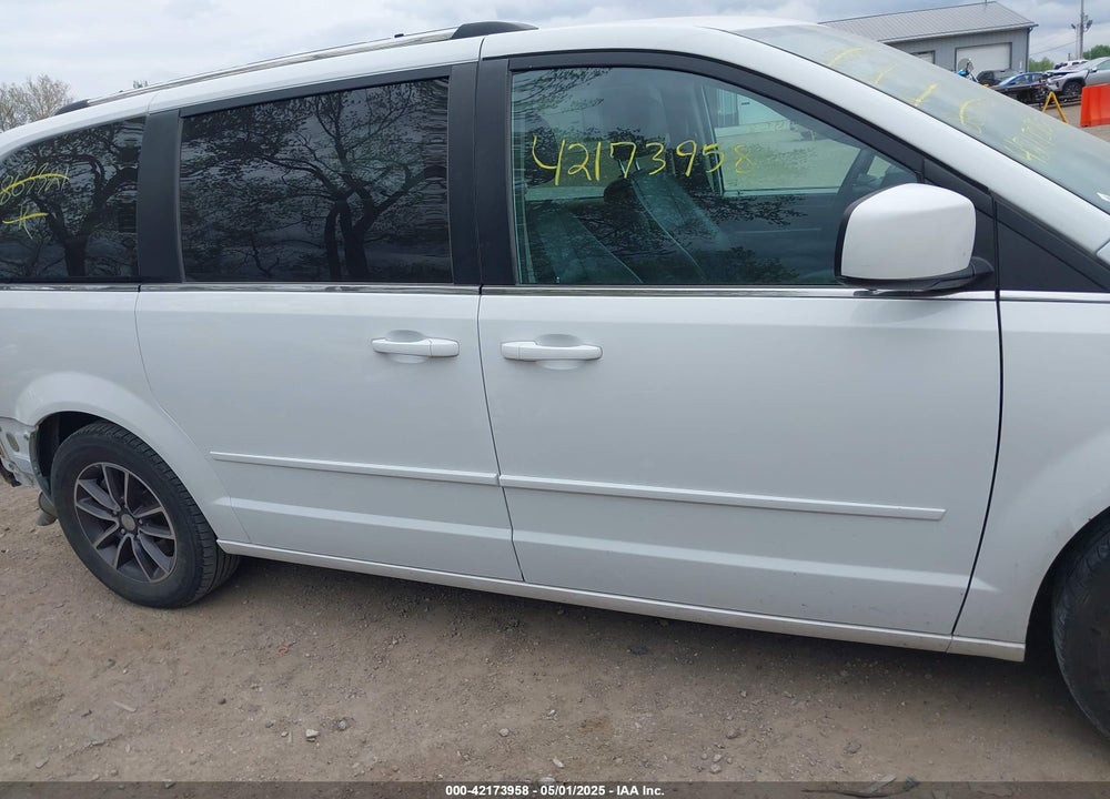 2017 DODGE GRAND CARAVAN SXT VIN: 2C4RDGCG6HR863321