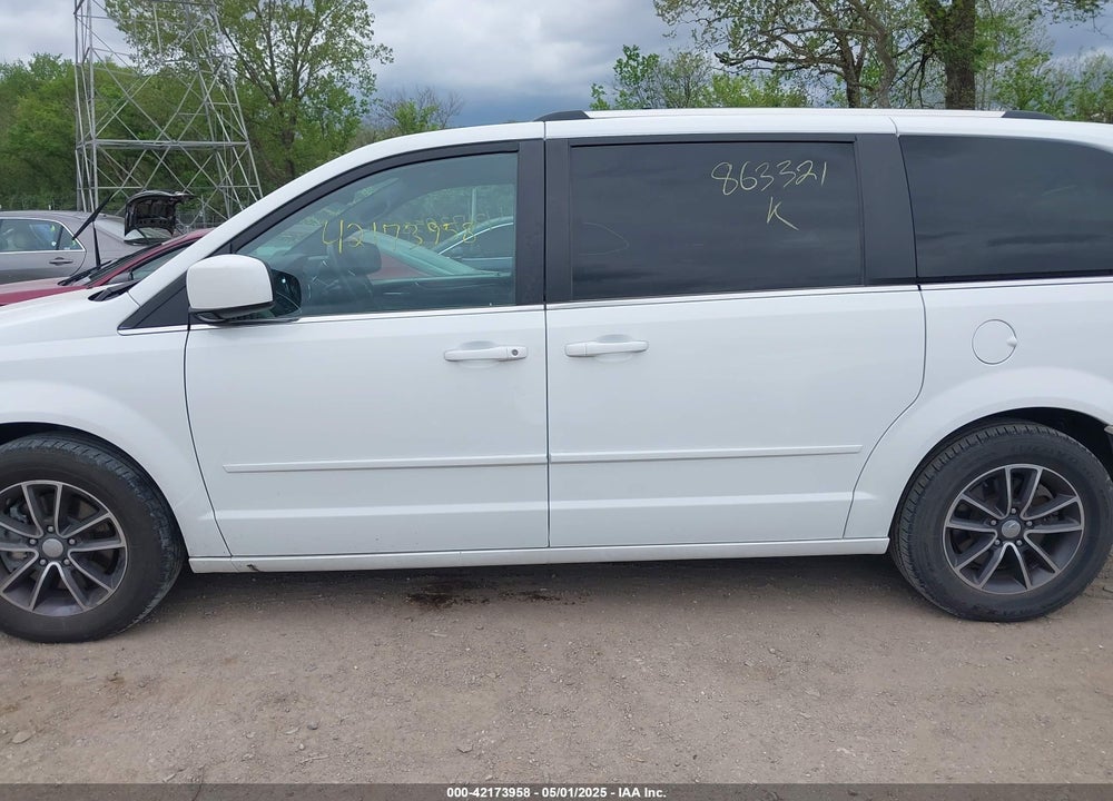 2017 DODGE GRAND CARAVAN SXT VIN: 2C4RDGCG6HR863321