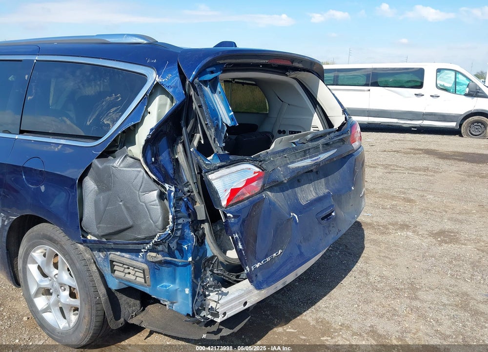2019 CHRYSLER PACIFICA LIMITED VIN: 2C4RC1GG2KR655440