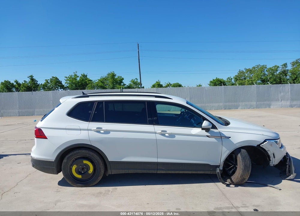 2023 VOLKSWAGEN TIGUAN VIN: 3VVRB7AX1PM115138