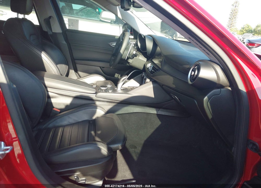 2017 ALFA ROMEO GIULIA VIN: ZARFAECN4H7532033
