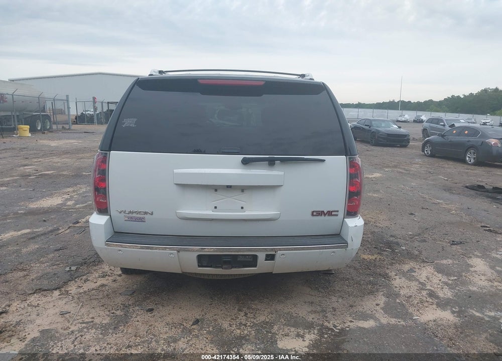 2013 GMC YUKON DENALI VIN: 1GKS1EEF7DR308188