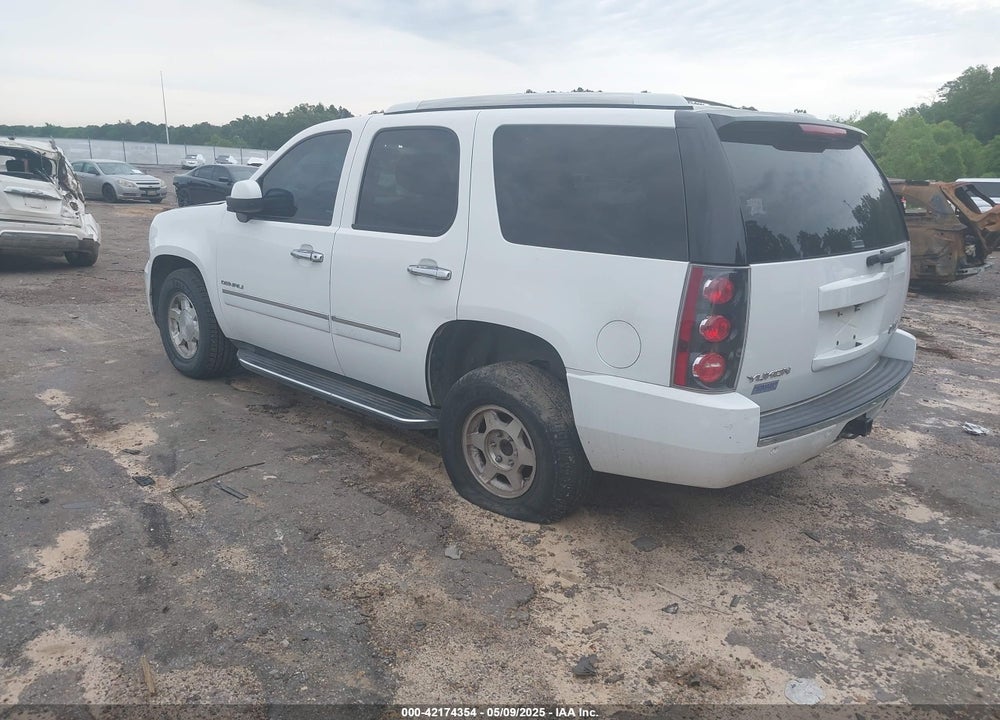 2013 GMC YUKON DENALI VIN: 1GKS1EEF7DR308188