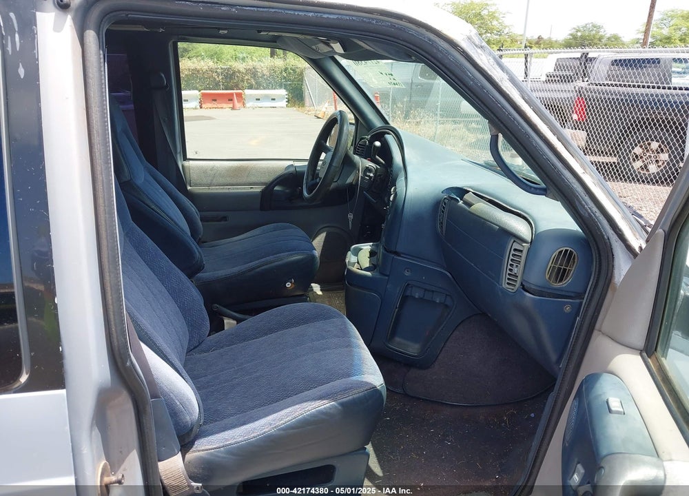 1999 CHEVROLET ASTRO VIN: 1GNDM19W3XB174444