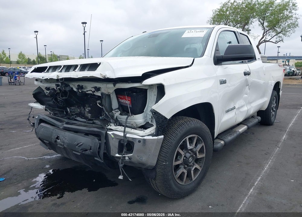2018 TOYOTA TUNDRA SR5 5.7L V8 VIN: 5TFUY5F17JX753427