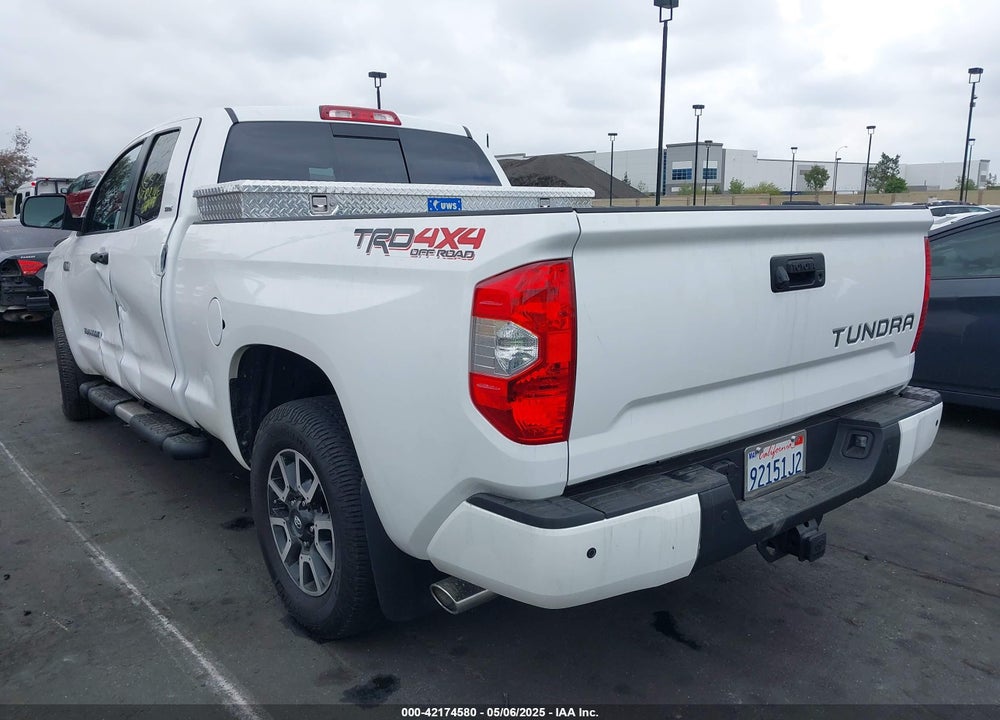 2018 TOYOTA TUNDRA SR5 5.7L V8 VIN: 5TFUY5F17JX753427