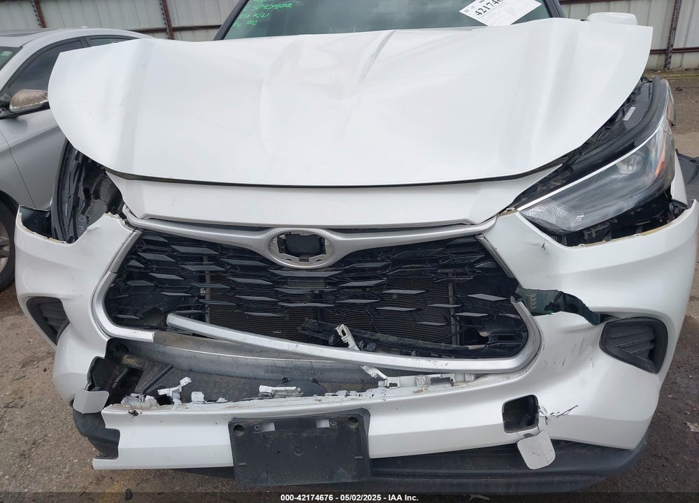 2022 TOYOTA HIGHLANDER VIN: 5TDCZRAH0NS553876