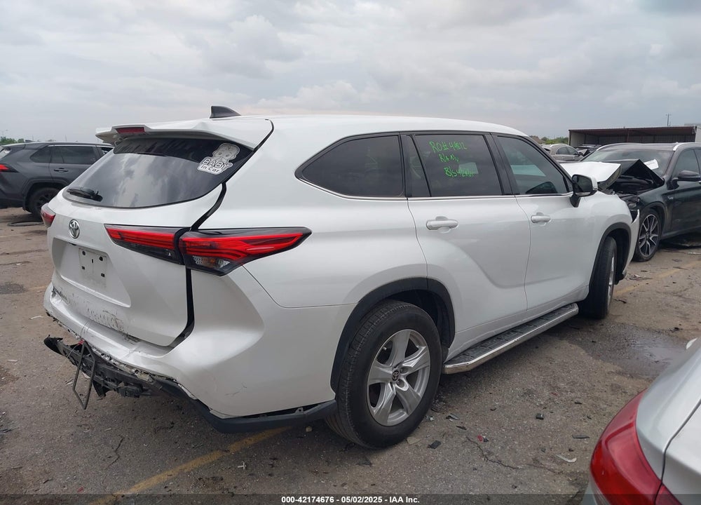 2022 TOYOTA HIGHLANDER VIN: 5TDCZRAH0NS553876