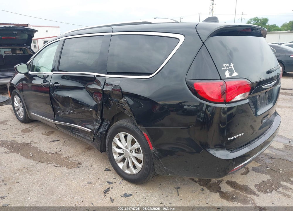 2018 CHRYSLER PACIFICA VIN: 2C4RC1BG3JR142591