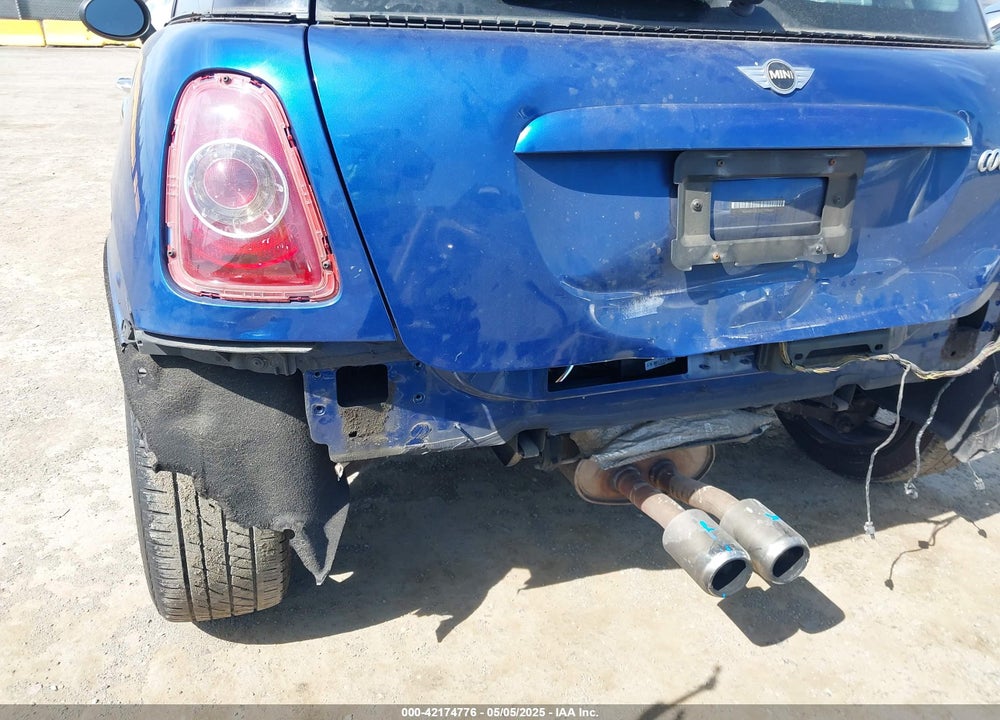 2012 MINI COOPER S VIN: WMWSV3C52CTY19207