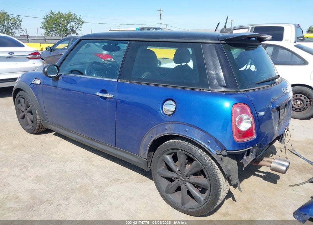 2012 MINI COOPER S VIN: WMWSV3C52CTY19207