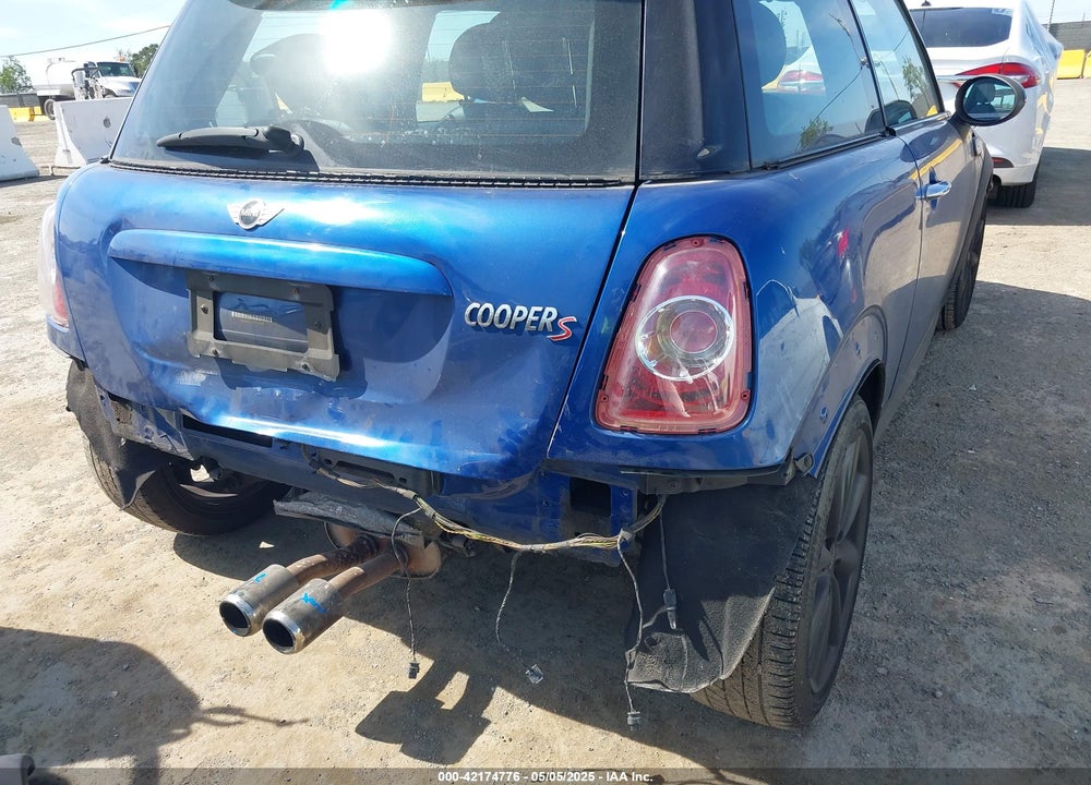 2012 MINI COOPER S VIN: WMWSV3C52CTY19207