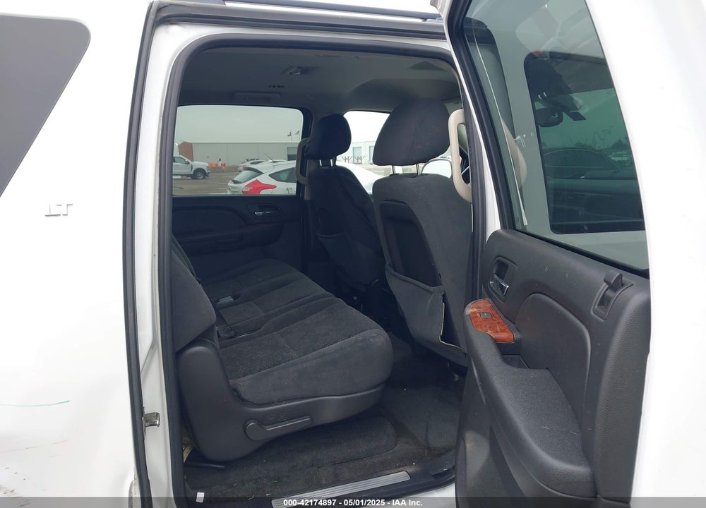 2008 CHEVROLET SUBURBAN 1500 LT VIN: 3GNFC16038G200142