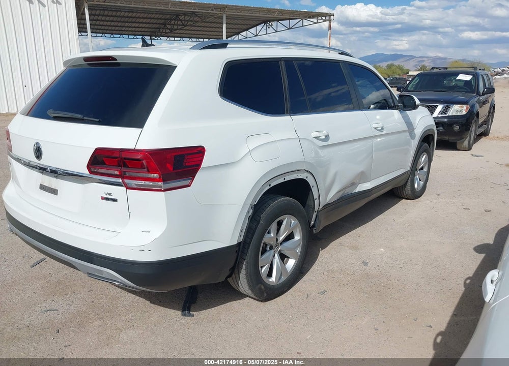 2018 VOLKSWAGEN ATLAS VIN: 1V2KR2CA6JC576835