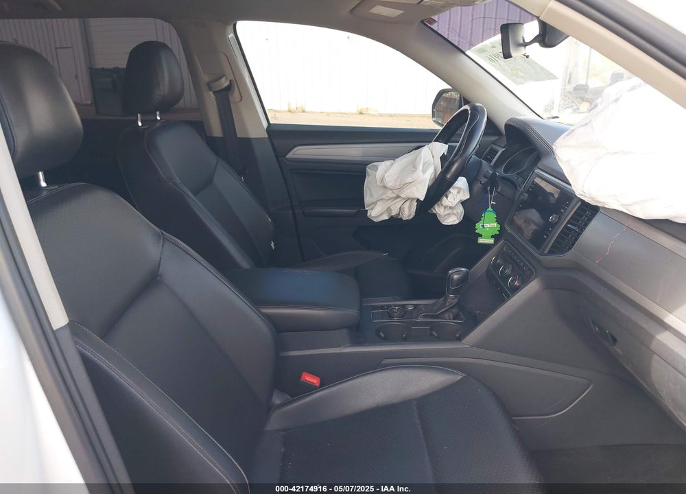 2018 VOLKSWAGEN ATLAS VIN: 1V2KR2CA6JC576835