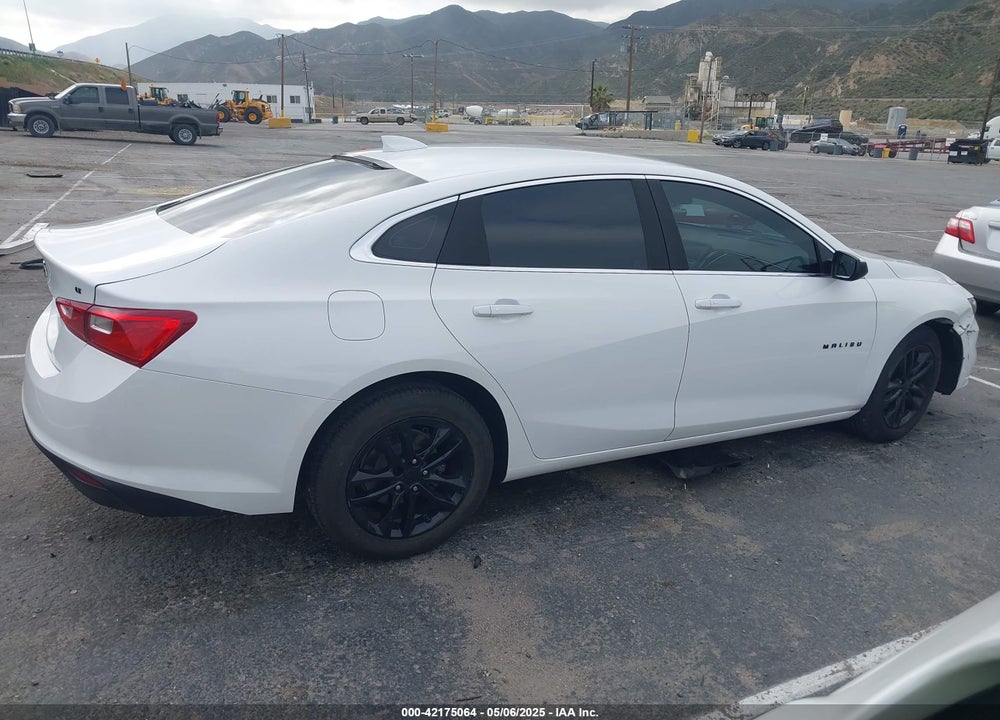 2018 CHEVROLET MALIBU VIN: 1G1ZD5ST8JF124833