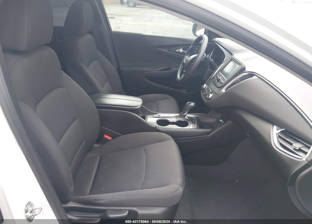 2018 CHEVROLET MALIBU VIN: 1G1ZD5ST8JF124833