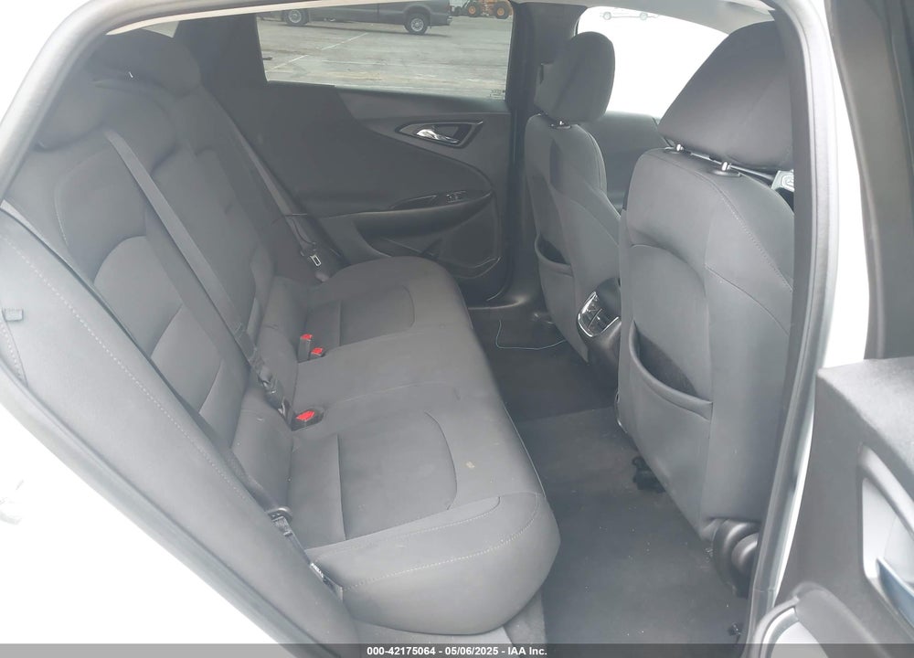 2018 CHEVROLET MALIBU VIN: 1G1ZD5ST8JF124833