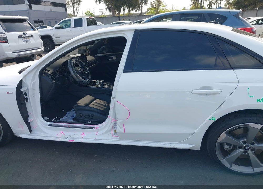 2021 AUDI A4 VIN: WAUEAAF41MN004969