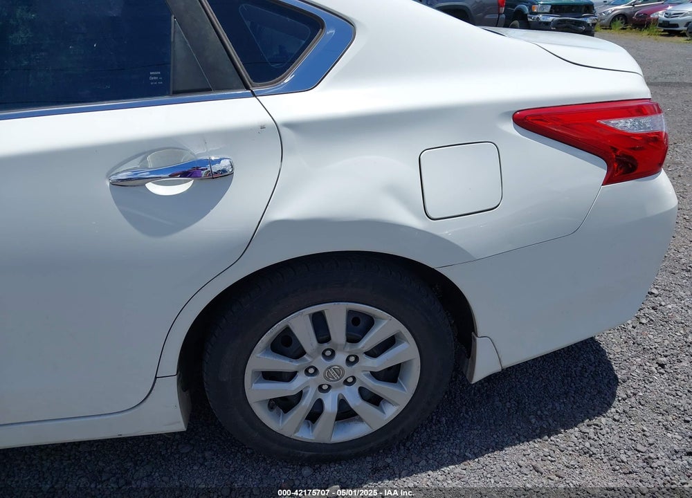 2017 NISSAN ALTIMA VIN: 1N4AL3AP1HN312406