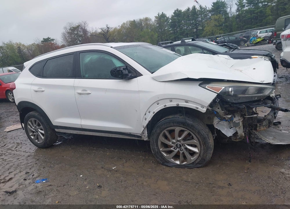 2016 HYUNDAI TUCSON VIN: KM8J3CA40GU129238