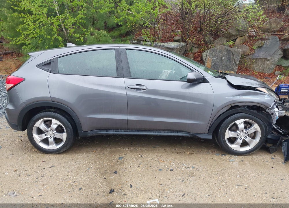 2018 HONDA HR-V VIN: 3CZRU6H33JM722794