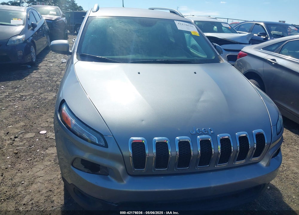 2018 JEEP CHEROKEE LATITUDE FWD VIN: 1C4PJLCB4JD612058