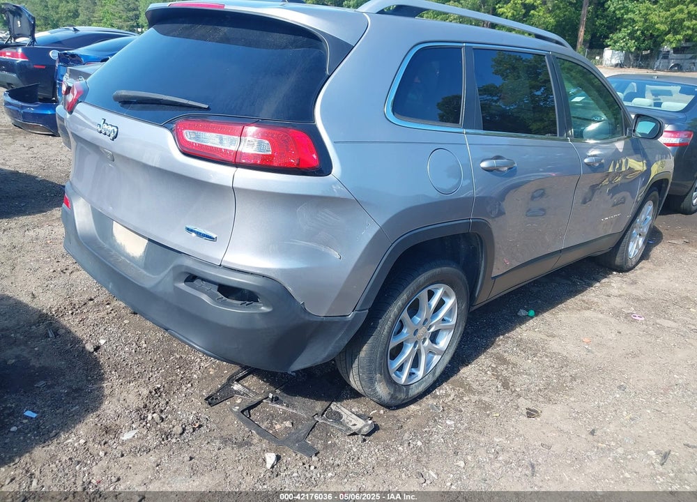 2018 JEEP CHEROKEE LATITUDE FWD VIN: 1C4PJLCB4JD612058
