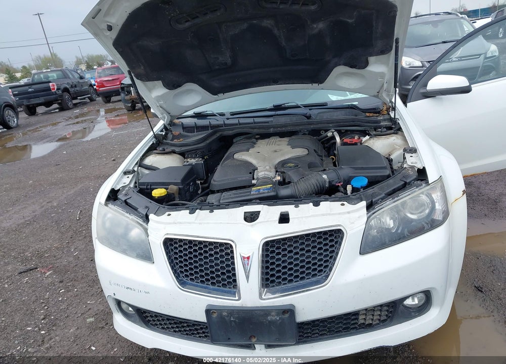 2008 PONTIAC G8 VIN: 6G2ER57738L122199