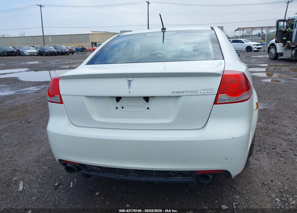 2008 PONTIAC G8 VIN: 6G2ER57738L122199