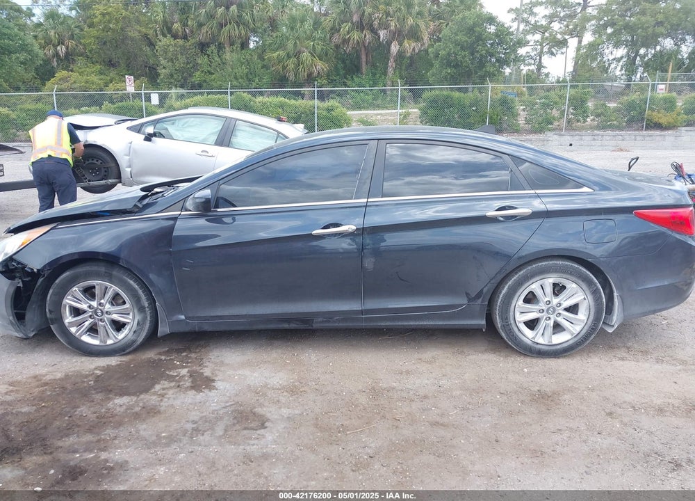 2013 HYUNDAI SONATA GLS VIN: 5NPEB4ACXDH588739