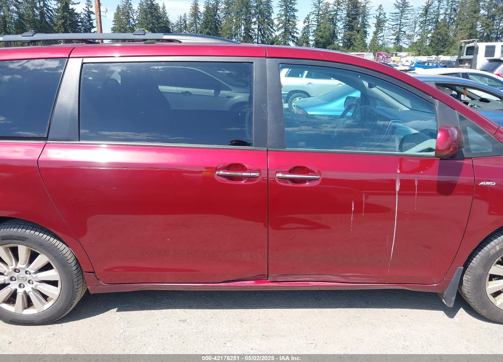 2017 TOYOTA SIENNA XLE 7 PASSENGER VIN: 5TDDZ3DC8HS174064
