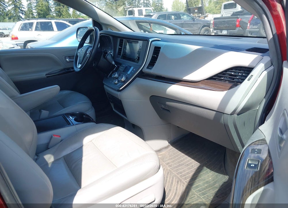 2017 TOYOTA SIENNA XLE 7 PASSENGER VIN: 5TDDZ3DC8HS174064