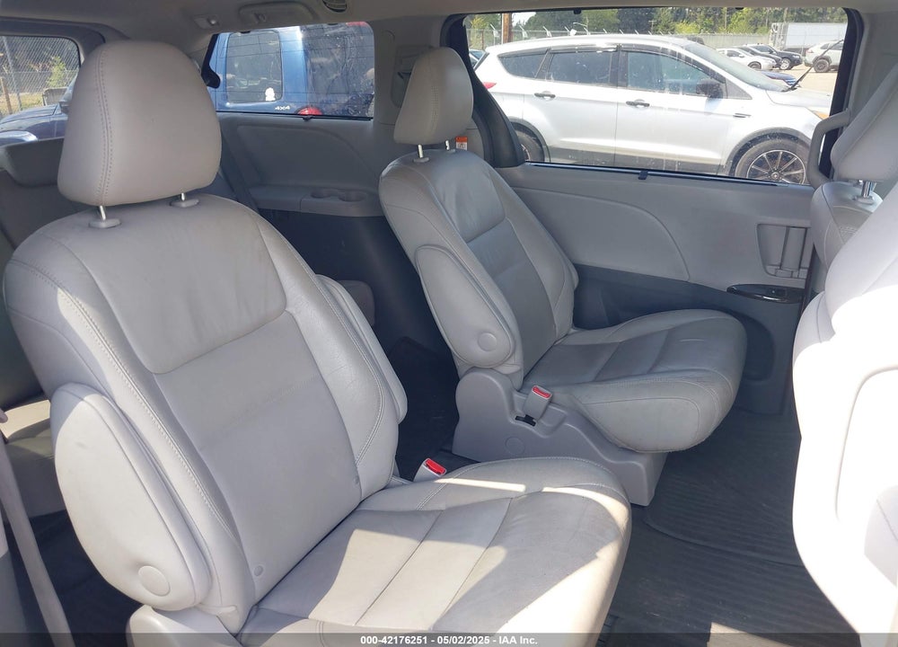 2017 TOYOTA SIENNA XLE 7 PASSENGER VIN: 5TDDZ3DC8HS174064