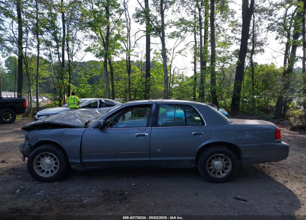 1999 FORD CROWN VICTORIA LX VIN: 2FAFP74W7XX117573