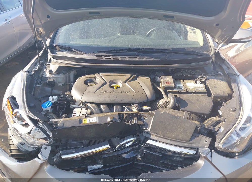 2014 HYUNDAI ELANTRA VIN: 5NPDH4AE8EH500915