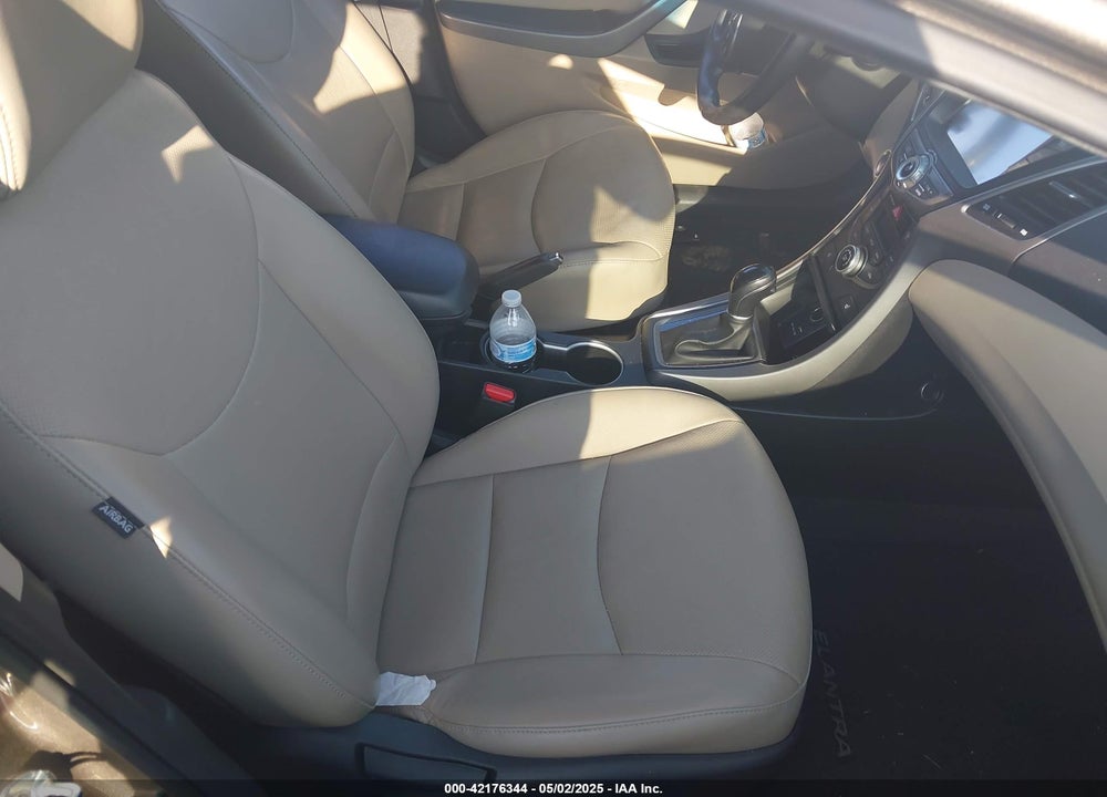 2014 HYUNDAI ELANTRA VIN: 5NPDH4AE8EH500915