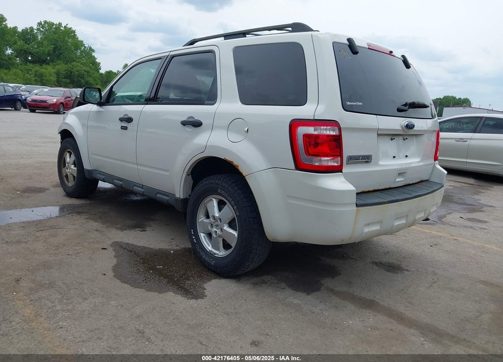 2011 FORD ESCAPE VIN: 1FMCU0D70BKB35197