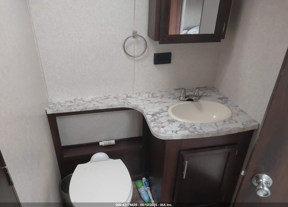 2019 JAYCO JAYFL184BH VIN: 1UJBJ0BV5K1T60084