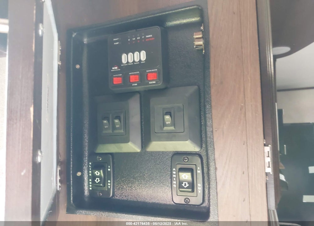 2019 JAYCO JAYFL184BH VIN: 1UJBJ0BV5K1T60084