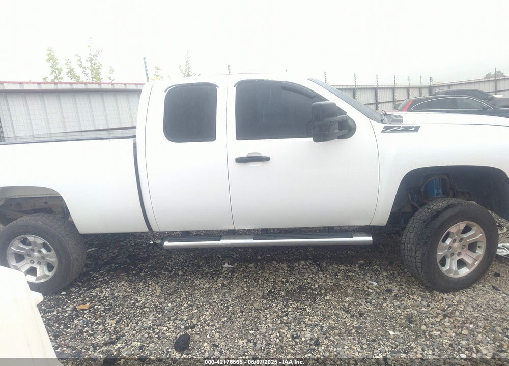 2013 CHEVROLET SILVERADO 1500 LT VIN: 1GCRKSE72DZ413719