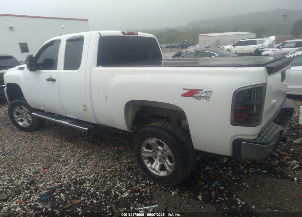 2013 CHEVROLET SILVERADO 1500 LT VIN: 1GCRKSE72DZ413719