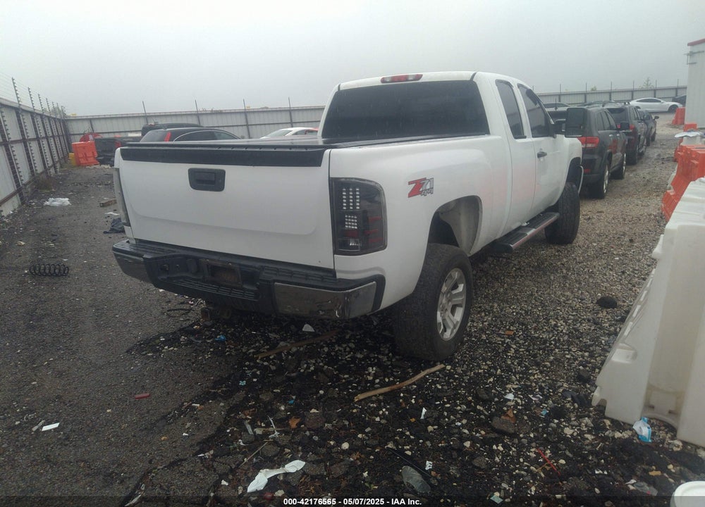 2013 CHEVROLET SILVERADO 1500 LT VIN: 1GCRKSE72DZ413719