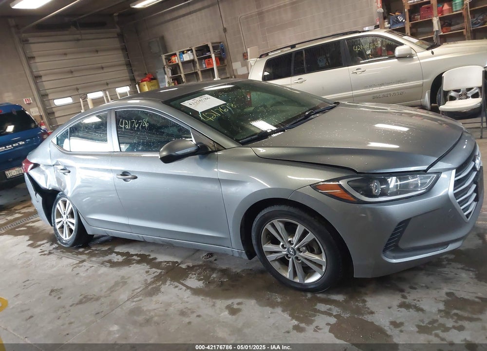 2017 HYUNDAI ELANTRA VIN: KMHD84LF4HU262640
