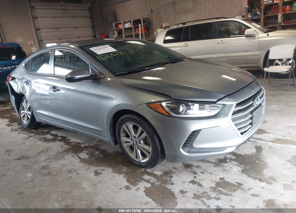 2017 HYUNDAI ELANTRA VIN: KMHD84LF4HU262640
