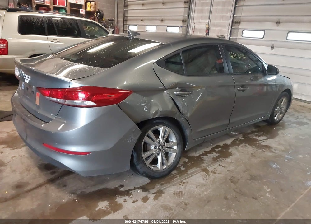 2017 HYUNDAI ELANTRA VIN: KMHD84LF4HU262640