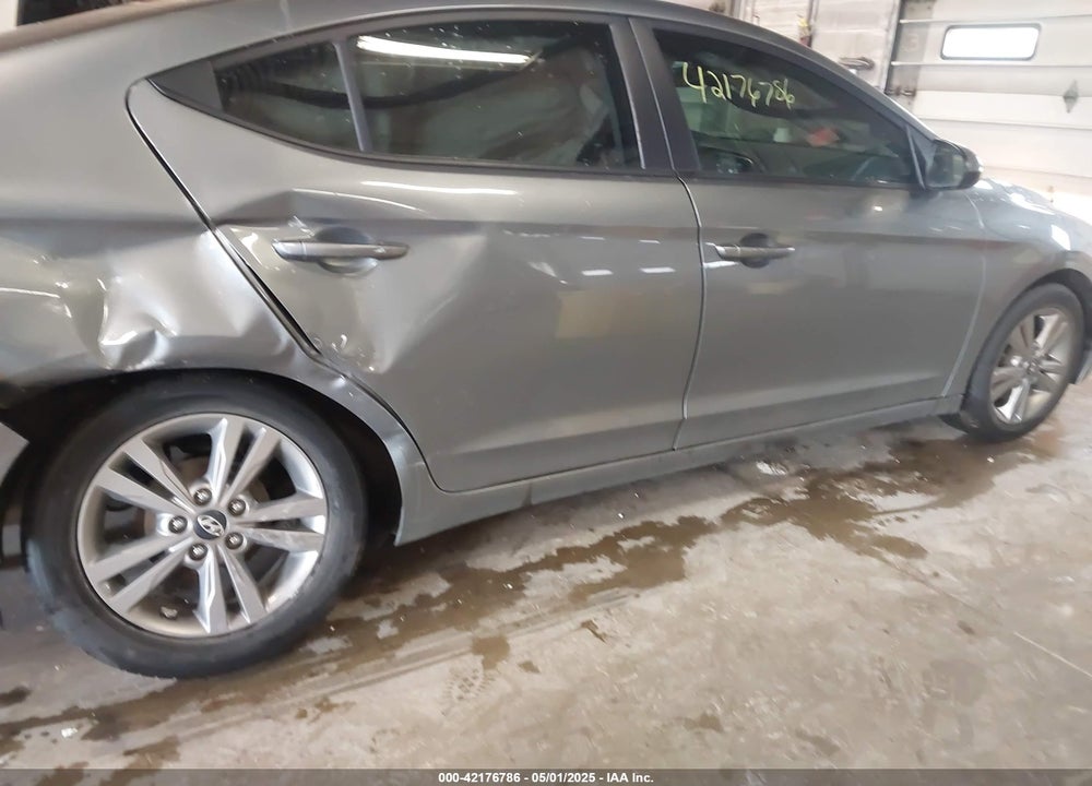 2017 HYUNDAI ELANTRA VIN: KMHD84LF4HU262640