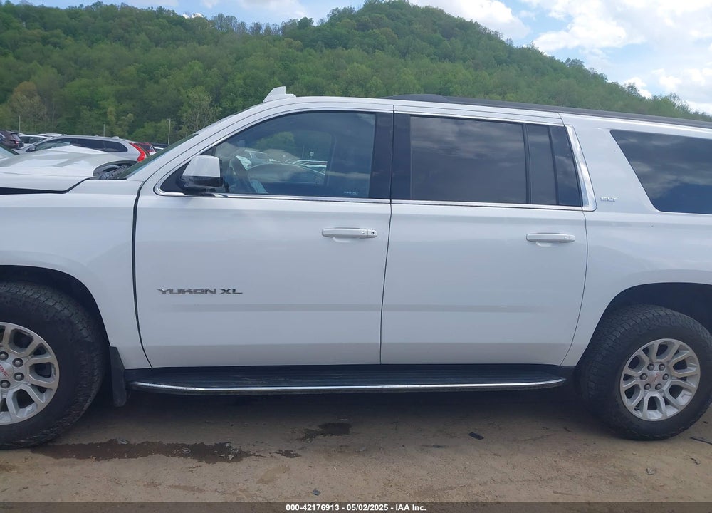 2017 GMC YUKON XL VIN: 1GKS2GKC4HR179626