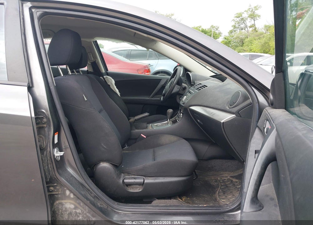 2011 MAZDA 3 I TOURING VIN: JM1BL1VF7B1419673